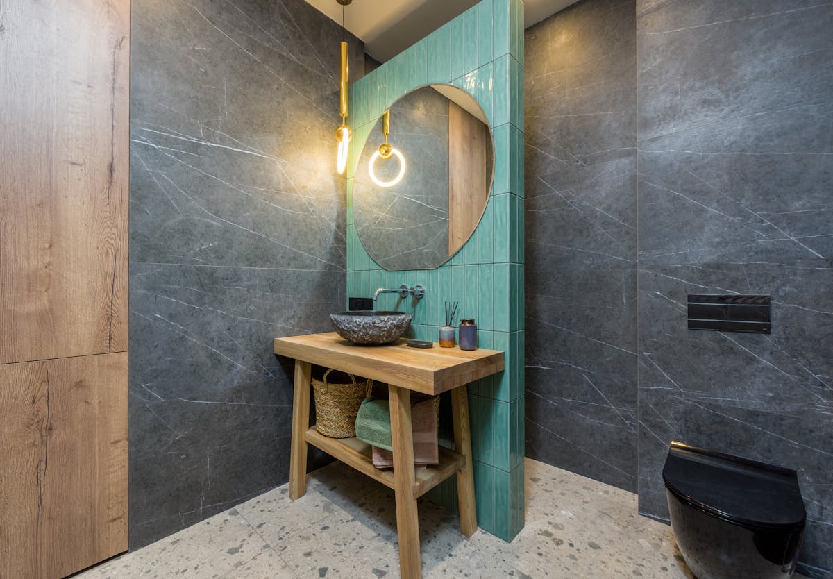 Installation sanitaire moderne à Nice